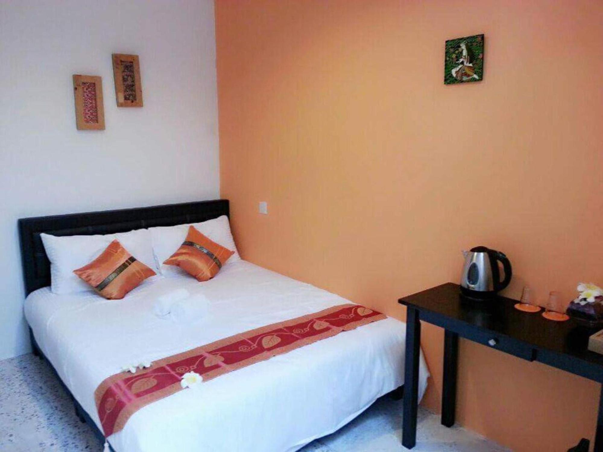 Oyo 91068 Elephant House Boutique Hotel Hotel George Town